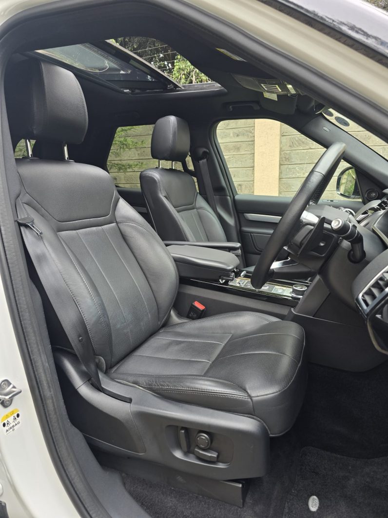 
								Land Rover discovery Landmark Edition full									
