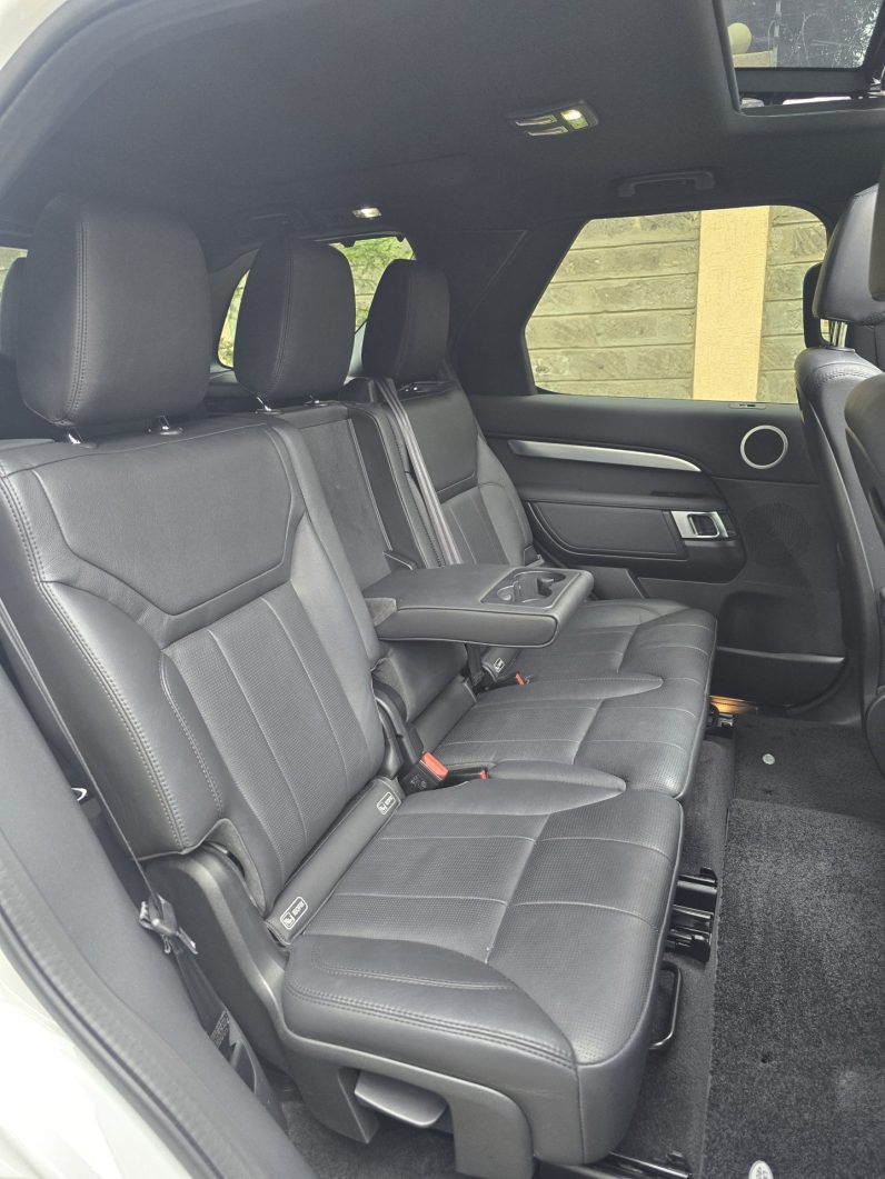 
								Land Rover discovery Landmark Edition full									