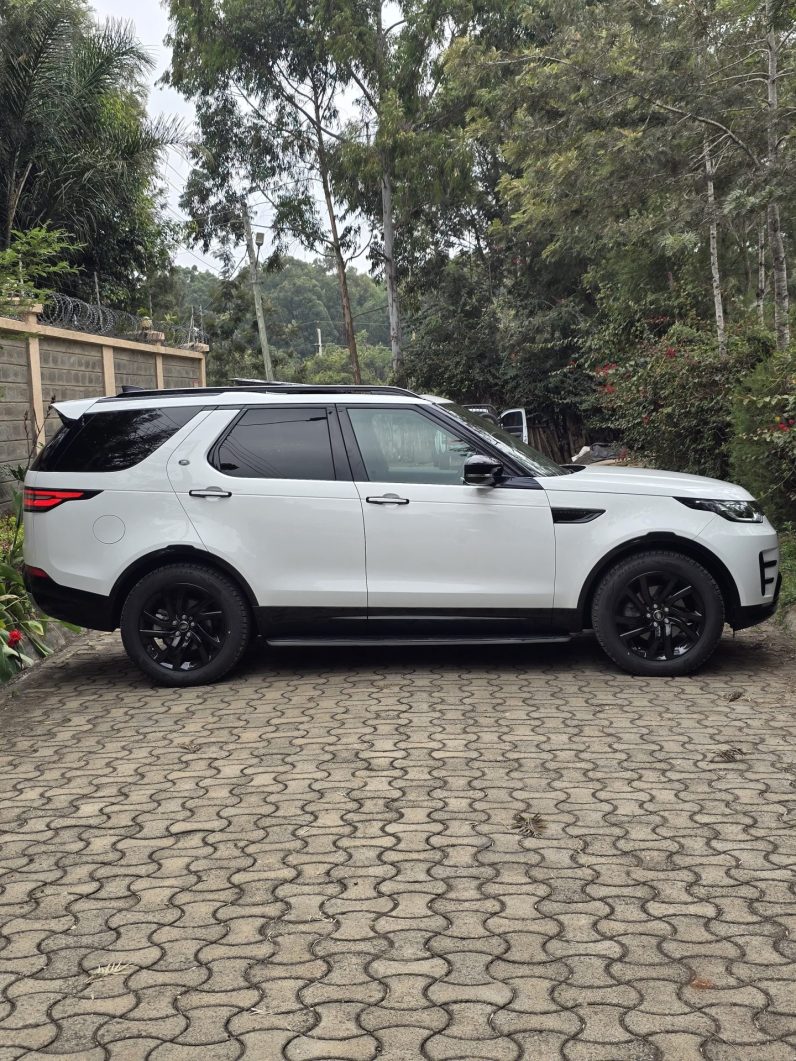 
								Land Rover discovery Landmark Edition full									