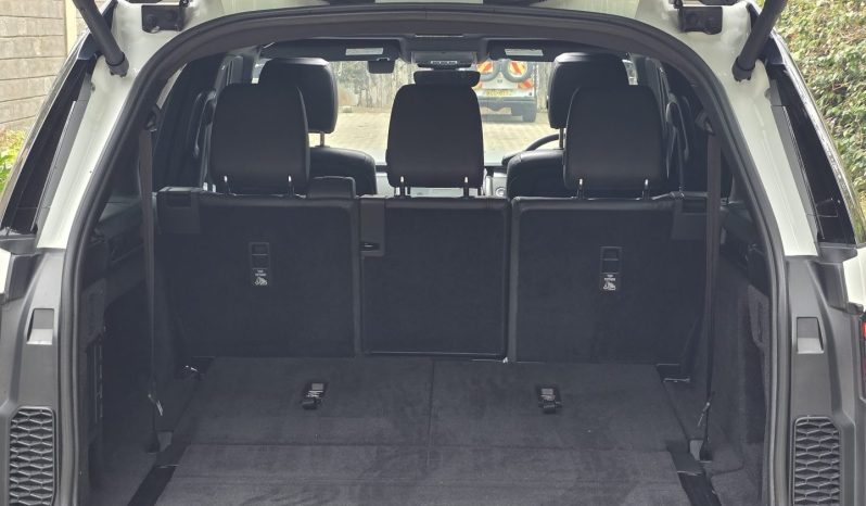
								Land Rover discovery Landmark Edition full									
