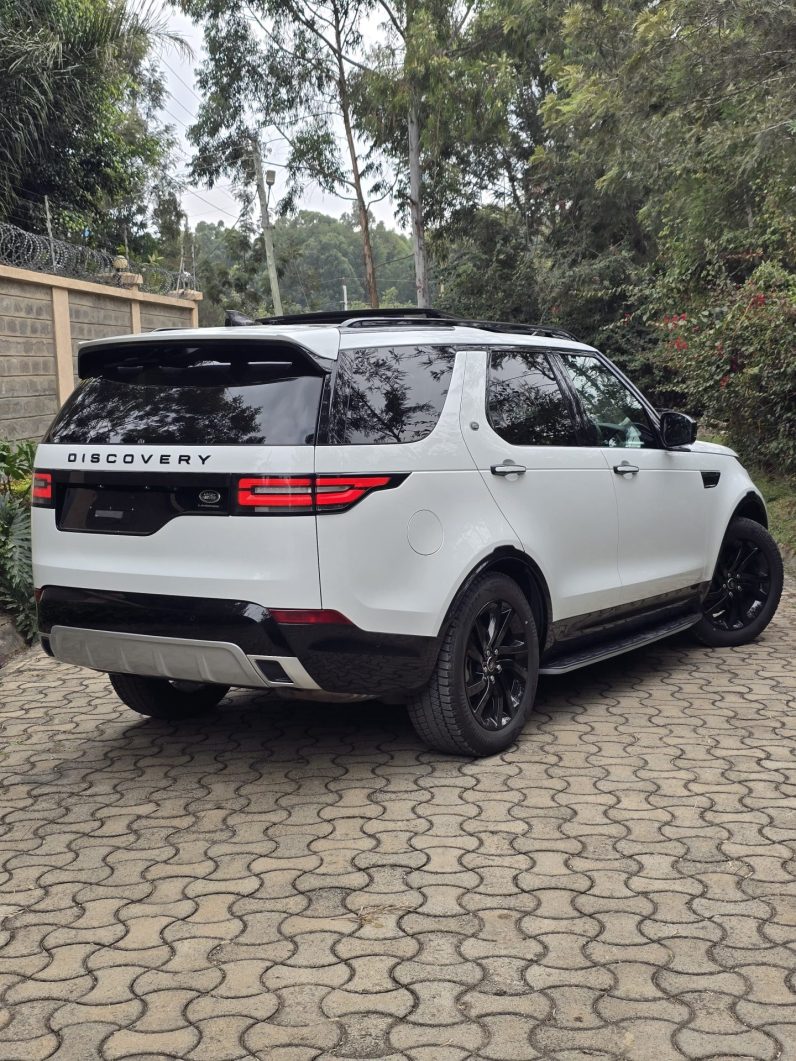 
								Land Rover discovery Landmark Edition full									