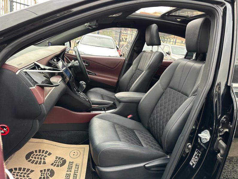 
								Toyota Harrier full									
