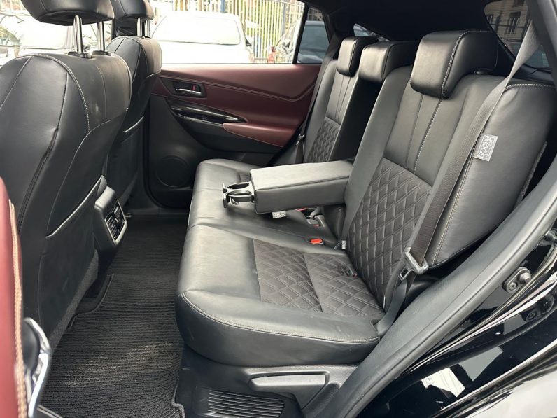 
								Toyota Harrier full									