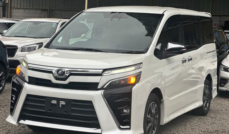 
								Toyota Voxy Zs full									