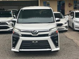 Toyota Voxy Zs