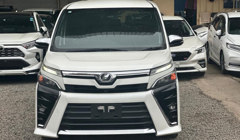 
								Toyota Voxy Zs full									