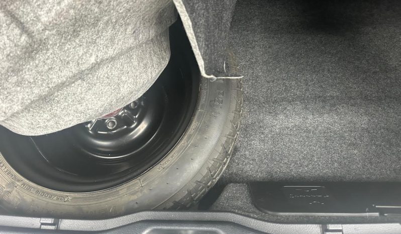 
								Toyota Voxy Zs full									