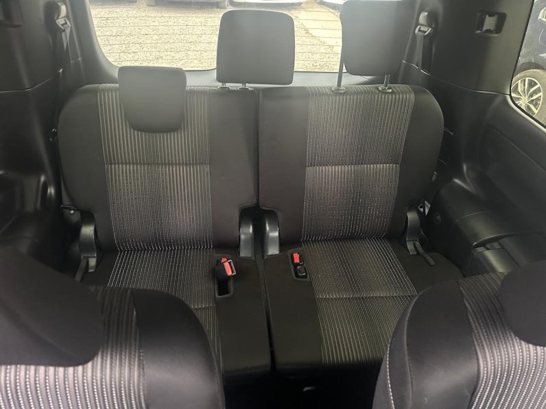 
								Toyota Voxy Zs full									