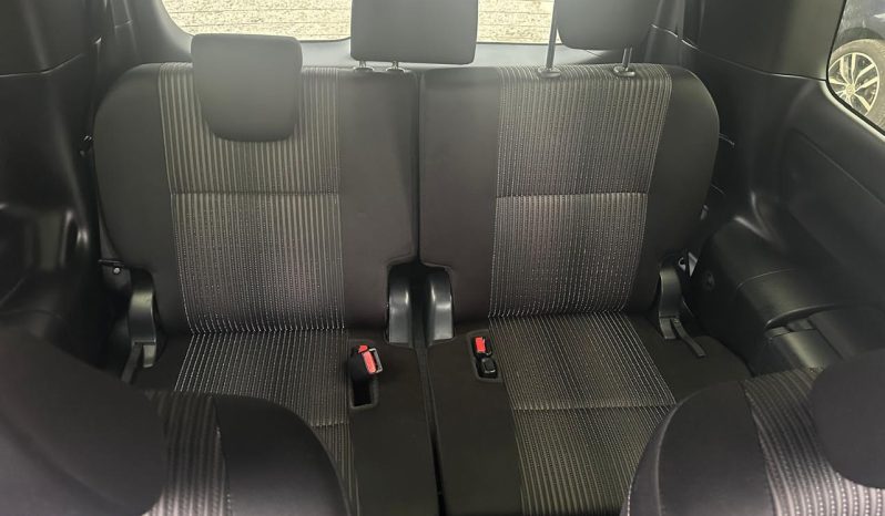
								Toyota Voxy Zs full									