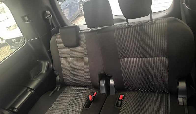 
								Toyota Voxy Zs full									
