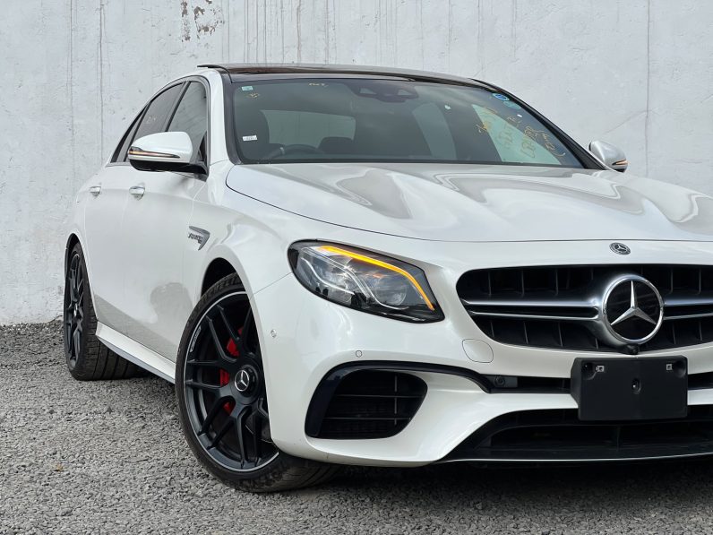 
								Mercedes-Benz E63s AMG full									