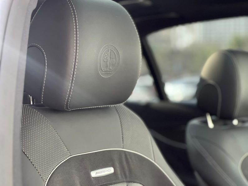 
								Mercedes-Benz E63s AMG full									