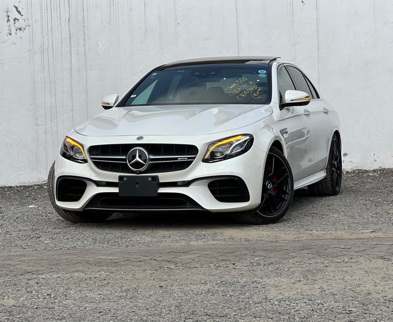 
								Mercedes-Benz E63s AMG full									