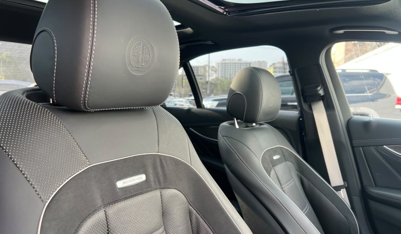 
								Mercedes-Benz E63s AMG full									