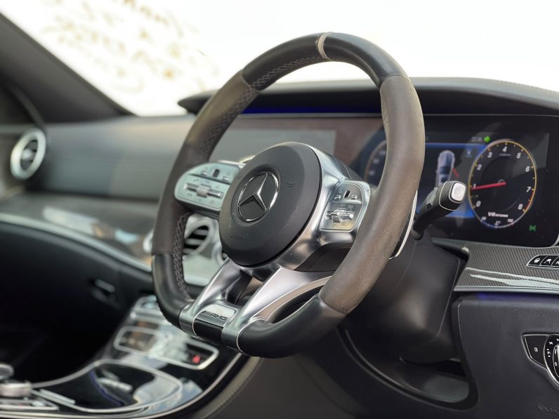 
								Mercedes-Benz E63s AMG full									