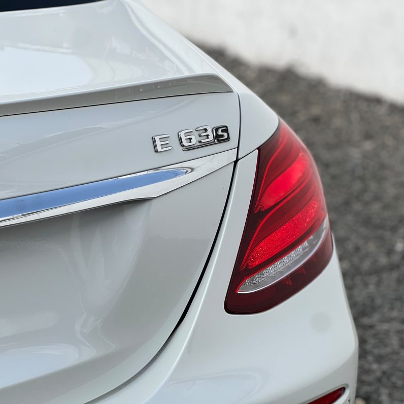 
								Mercedes-Benz E63s AMG full									
