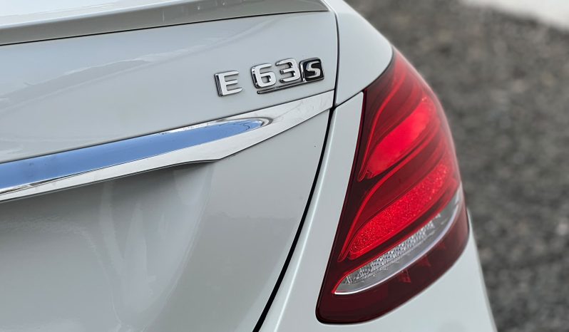 
								Mercedes-Benz E63s AMG full									