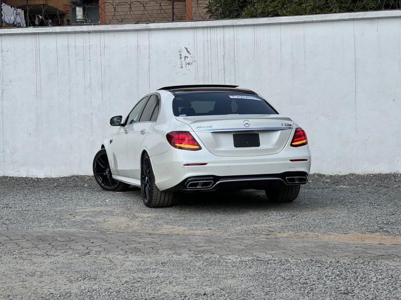 
								Mercedes-Benz E63s AMG full									