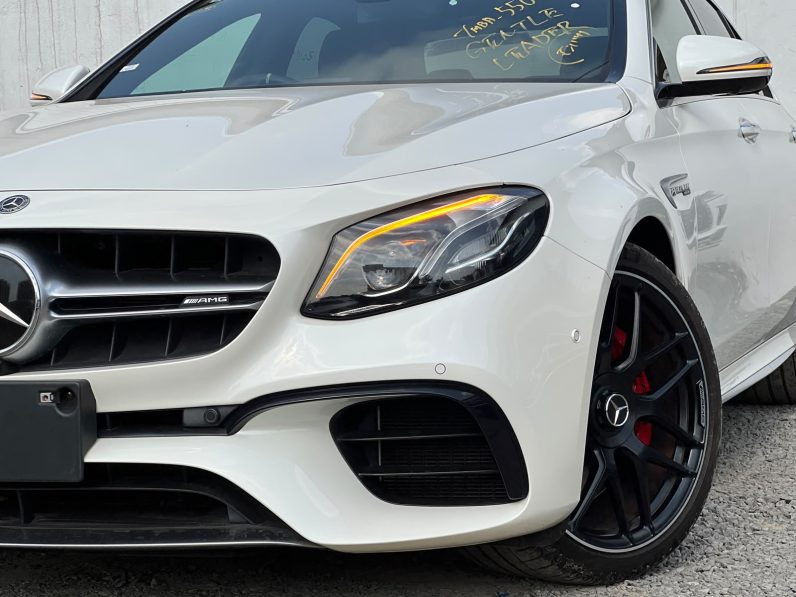 
								Mercedes-Benz E63s AMG full									