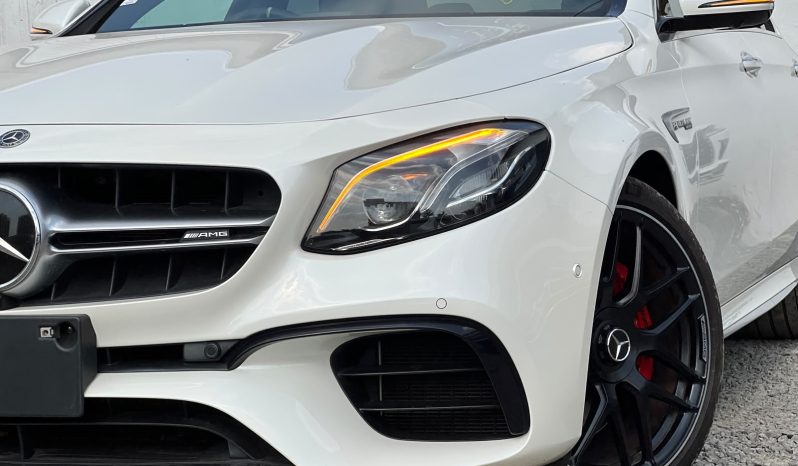 
								Mercedes-Benz E63s AMG full									
