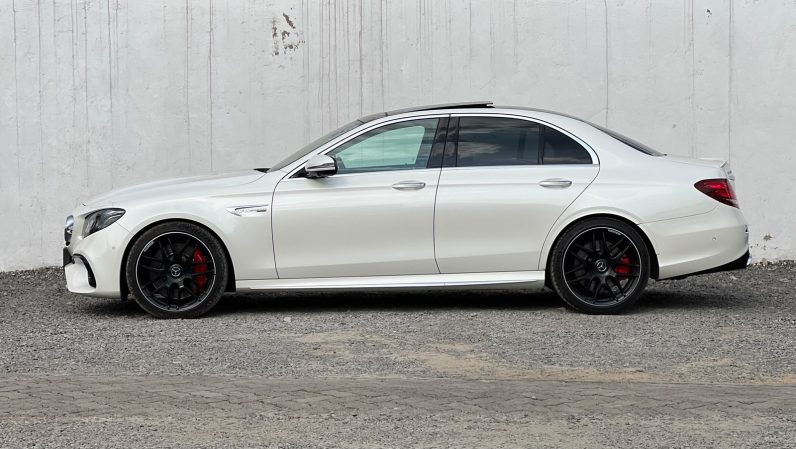 
								Mercedes-Benz E63s AMG full									