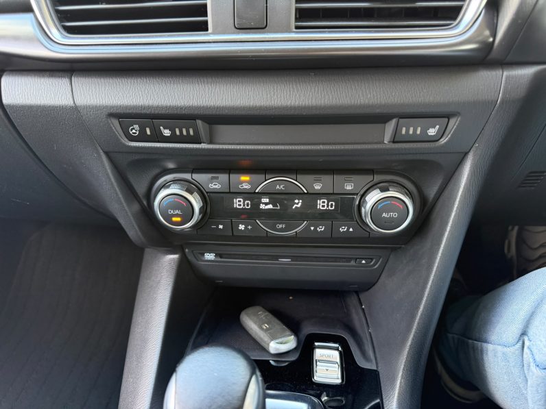 
								Mazda Axela full									