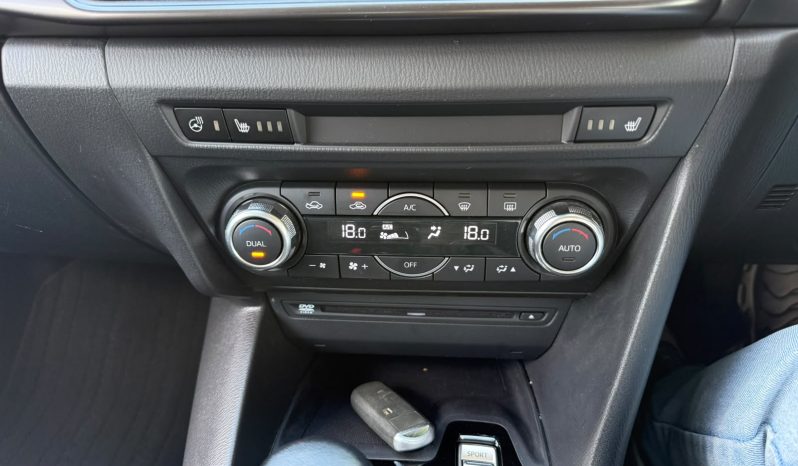 
								Mazda Axela full									