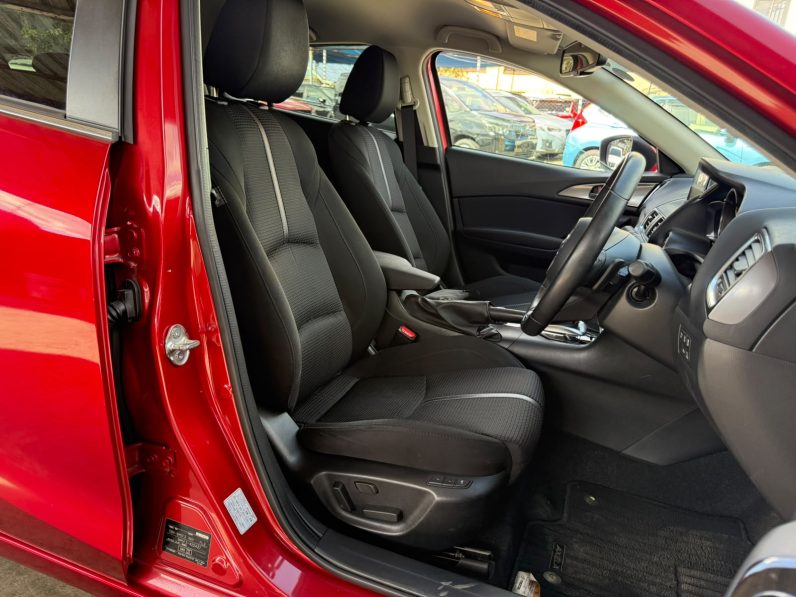 
								Mazda Axela full									