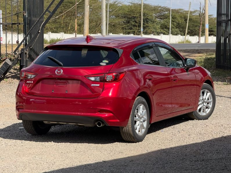 
								Mazda Axela full									