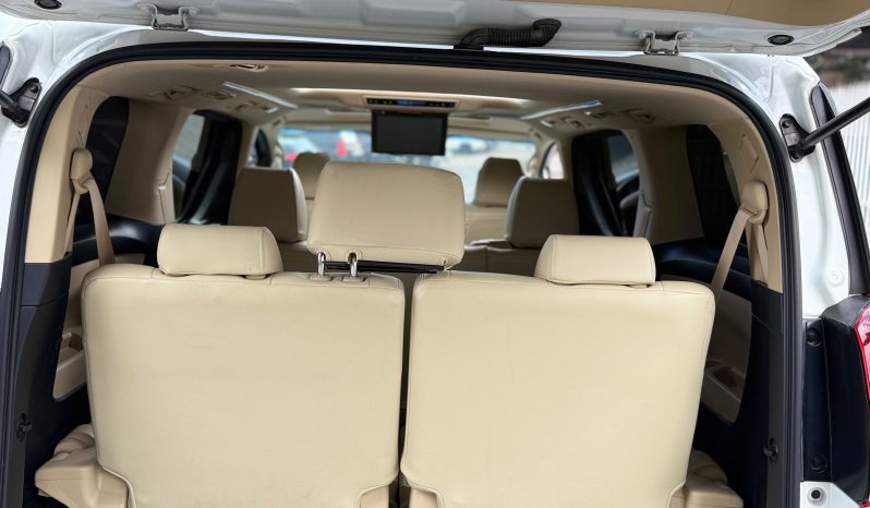 
								Toyota Alphard full									