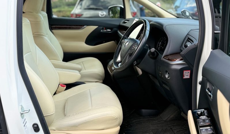 
								Toyota Alphard full									