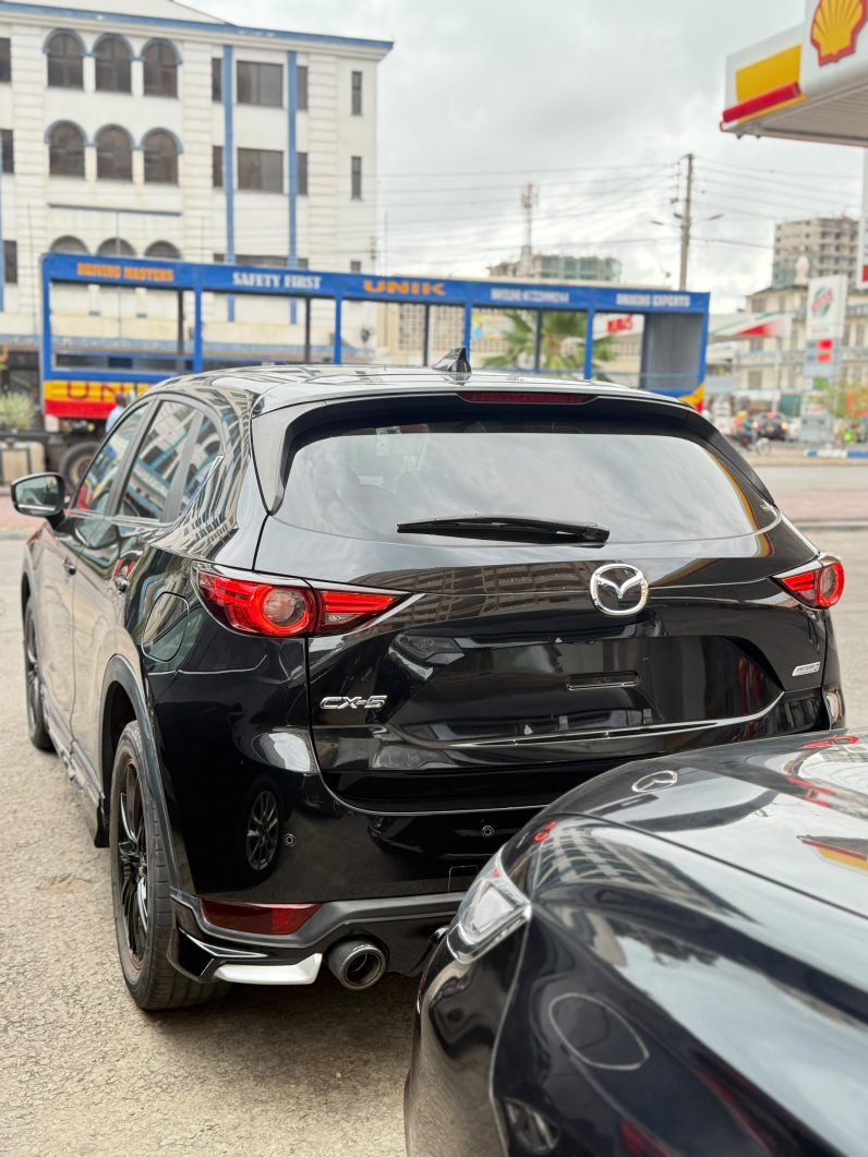 
								Mazda CX-5 full									