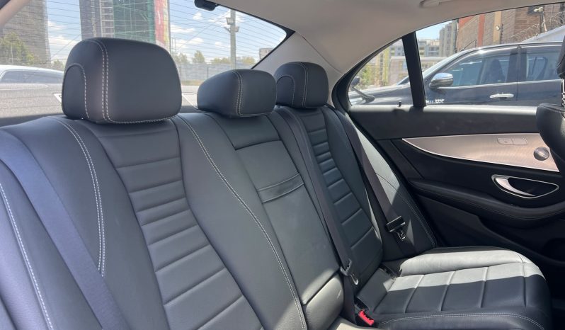 
								Mercedes Benz E200 full									