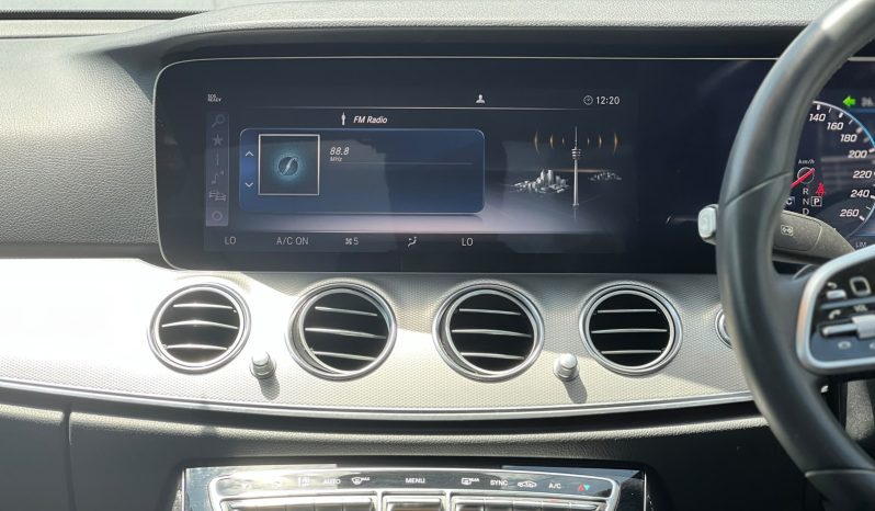 
								Mercedes Benz E200 full									