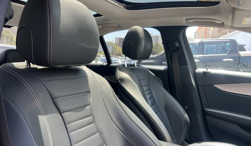 
								Mercedes Benz E200 full									