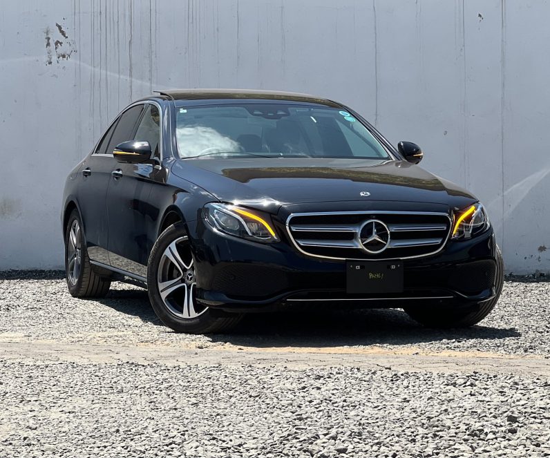 
								Mercedes Benz E200 full									