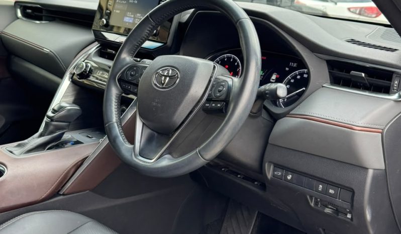 
								Toyota Harrier full									