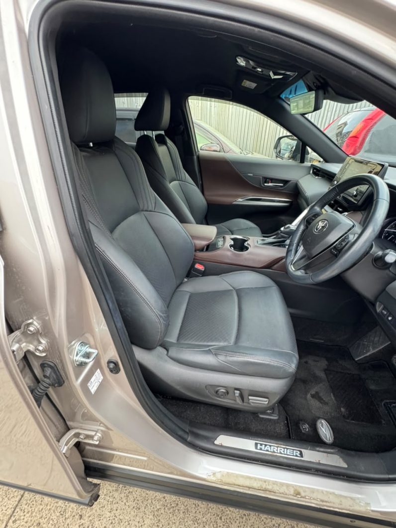 
								Toyota Harrier full									