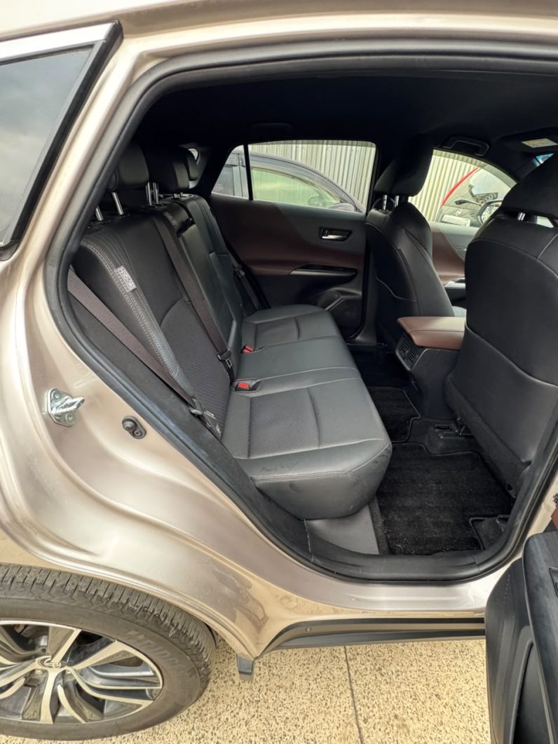 
								Toyota Harrier full									