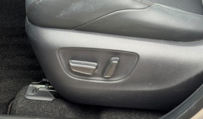 
								Toyota Harrier full									