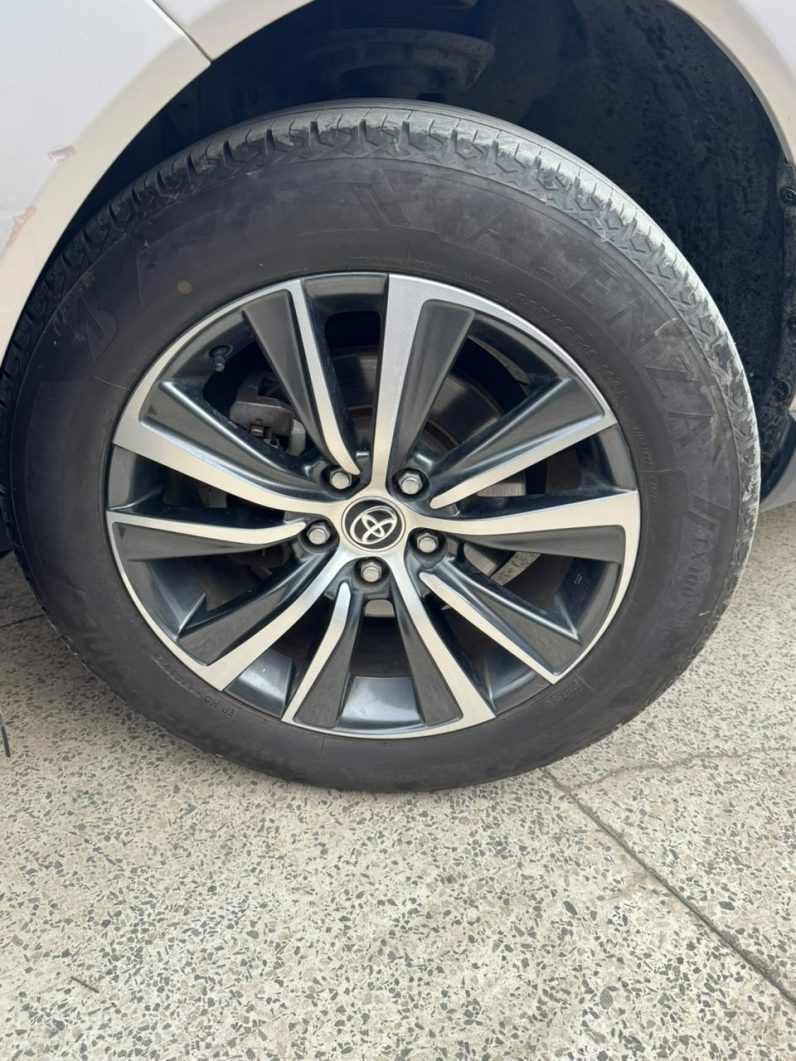 
								Toyota Harrier full									