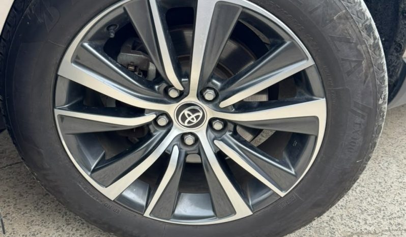 
								Toyota Harrier full									