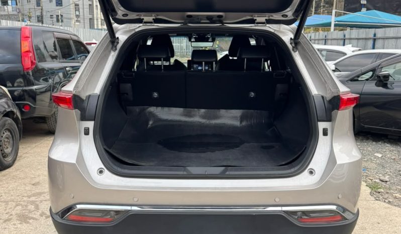 
								Toyota Harrier full									