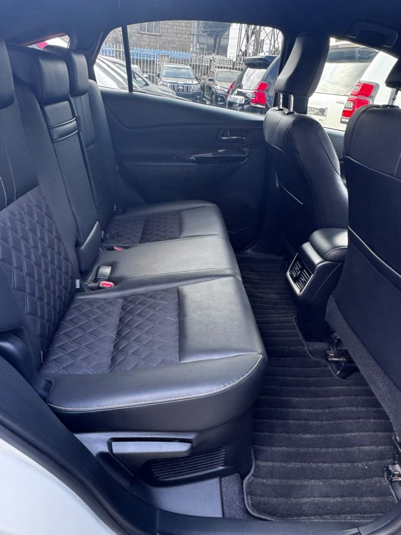 
								Toyota Harrier full									