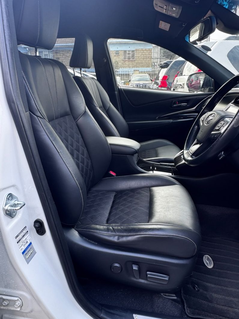 
								Toyota Harrier full									