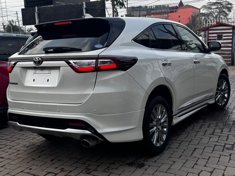
								Toyota Harrier full									