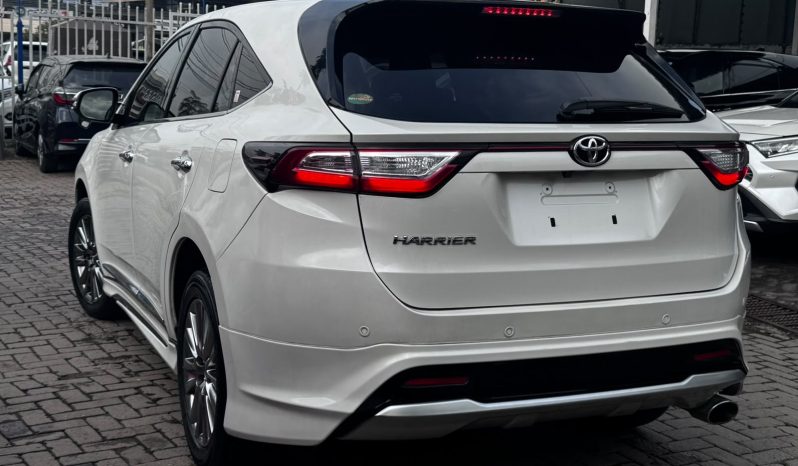 
								Toyota Harrier full									