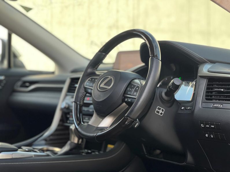 
								Lexus RX300 full									