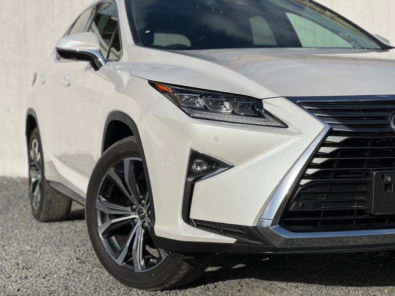 
								Lexus RX300 full									