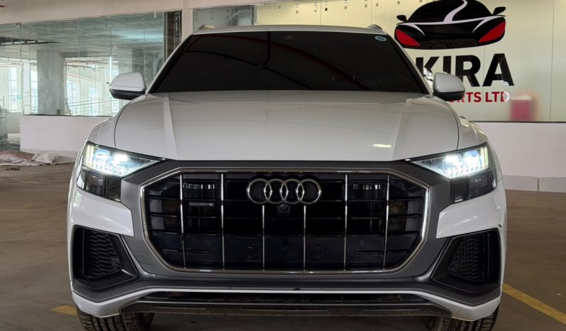 
								Audi Q8 full									